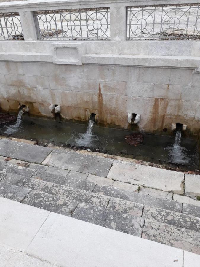 Kuca Za Odmor Varos Villa Vrlika Exterior foto