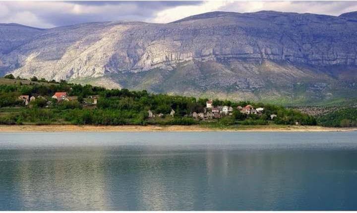 Kuca Za Odmor Varos Villa Vrlika Exterior foto