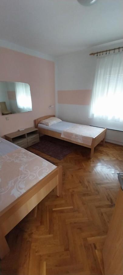 Kuca Za Odmor Varos Villa Vrlika Exterior foto