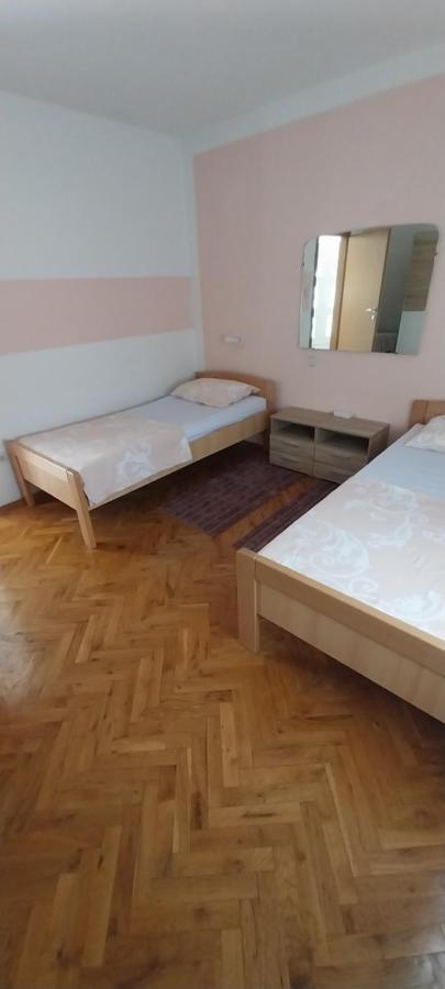 Kuca Za Odmor Varos Villa Vrlika Exterior foto