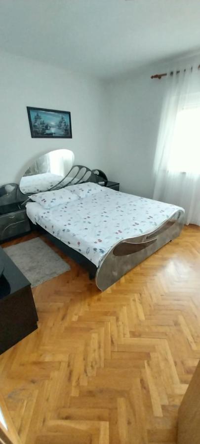 Kuca Za Odmor Varos Villa Vrlika Exterior foto