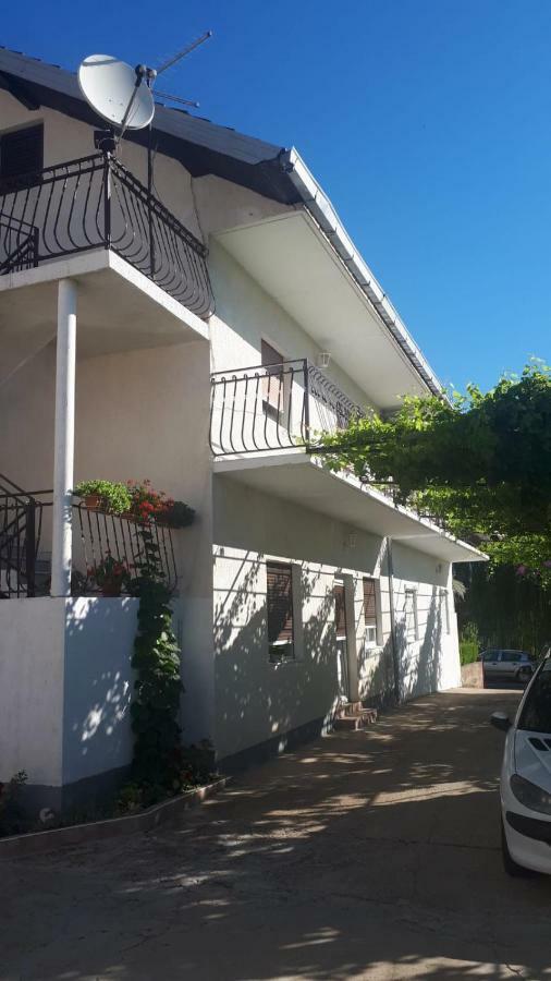 Kuca Za Odmor Varos Villa Vrlika Exterior foto